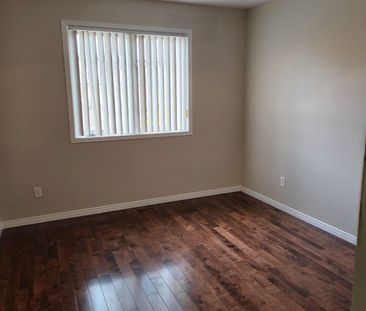 For Lease - 7212 Sedan Square, Mississauga, Ontario - Photo 4