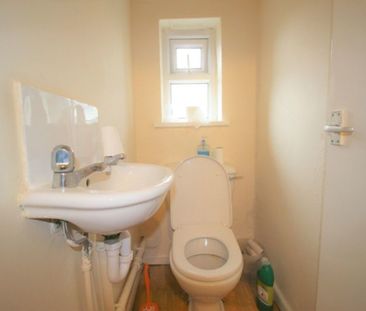 6 bed Semi-Detached House for Rent - Photo 4