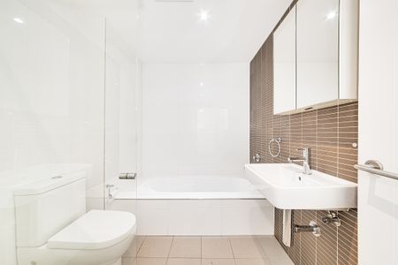 Apartment with 2 bedrooms, 2 bathrooms & parking for 1 car - Photo 5