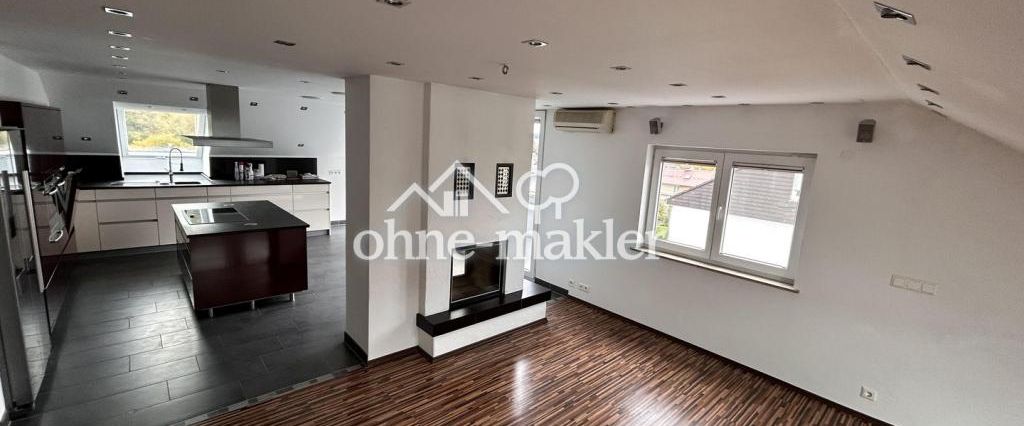 Moderne 4-Zimmer-Dachgeschosswohnung mit Luxus-Ausstattung, Balkon & Weitblick - Foto 1