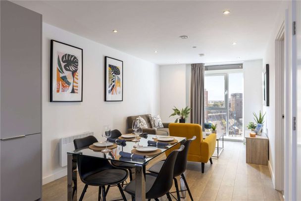 STUDIO APARTMENT | AVAILABLE NOW | LAST UNITS | PARKING AVAILABLE | PRIME LOCATION | 24-HOUR CONCIERGE | RESIDENTS GYM - Photo 1
