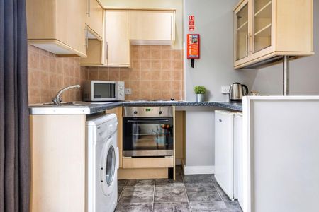 2 bedroom flat to rent - Photo 4