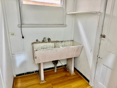 Location Location - Photo 3