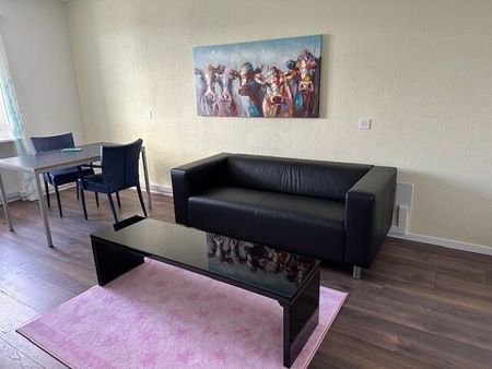 Exklusives Wohnen in Stallikon: Moderne 4.5-Zimmer-Wohnung mit herrlichem Ausblick - Photo 2