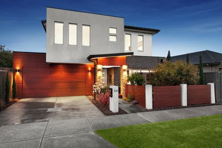 LUXURY, STYLE AND EXCEPTIONAL QUALITY! - Photo 2