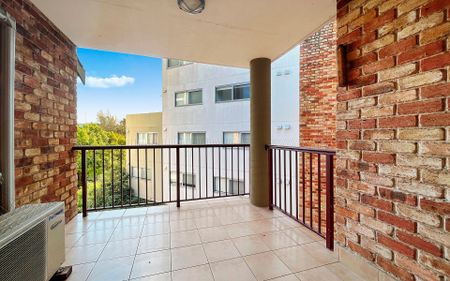 Spacious apartment close to Parramatta CBD - Photo 5