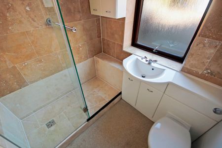 Thornbury, Bristol, Gloucestershire, BS35 2BS - Photo 4