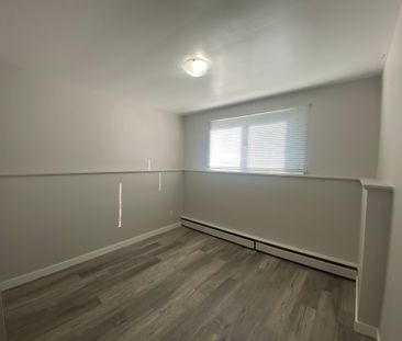 Sorrento Manor - Photo 5