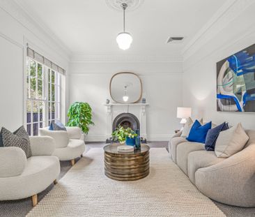 Grand family home with tennis court in Beecroft Public Catchment - Photo 6