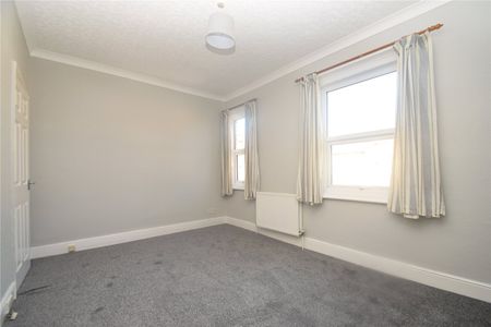 2 bed terraced house to rent in Stepney Avenue, Scarborough, YO12 - Photo 2