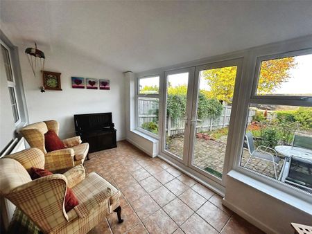 3 bedroom terraced house to rent - Photo 5