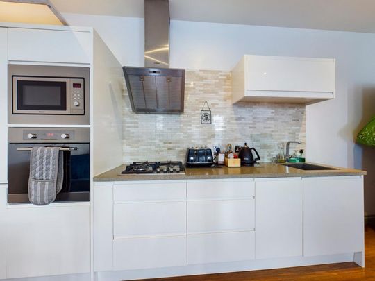 2 bedroom flat to rent - Photo 1
