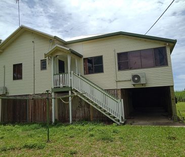 OLDER STYLE QUEENSLANDER - Photo 4