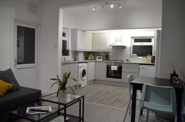 1 bedroom in a house share to rent - Photo 1