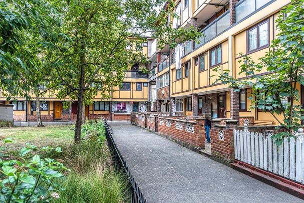 3 bedroom flat to rent - Photo 1