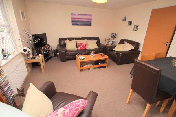 Moor Lane, Wythenshawe, Manchester, M23 - Photo 1