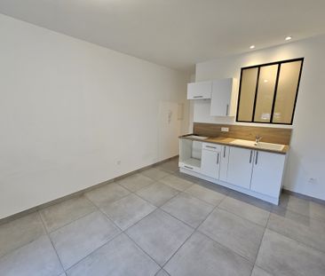 Location Appartement 2 pièces 23m² LE BEAUSSET 83330 - Photo 5