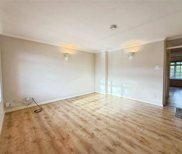 Middle Hill, Egham, Surrey, TW20 0JQ - Photo 2