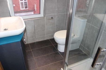 Cross Street, Leicester, LE4 - Photo 2
