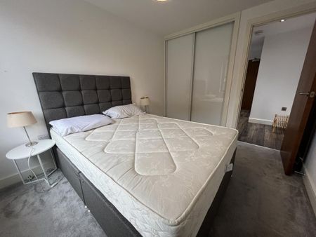 2 bedroom flat to rent - Photo 2