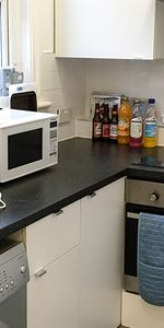 Flat 3, 24 Kelso Road, LS2 9PR, Leeds - Photo 3