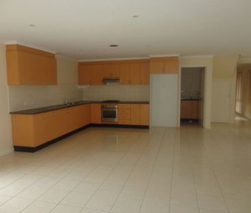 Spacious Townhouse in Prime Location - McKinnon School Zone - Photo 6