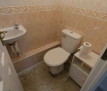 3 bedroom semi-detached house to rent - Photo 4