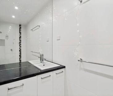 Beachside Living on Alexandra Parade — Neat, Modern & Perfectly Pos... - Photo 6