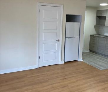 1 1/2 rénové à Dorval près des services - Photo 2