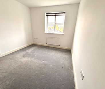 3 bedroom semi-detached house to rent - Photo 6