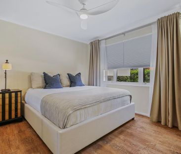 Recently Renovated Sun-Filled And Spacious Two Bedroom Plus Lock Up... - Photo 6