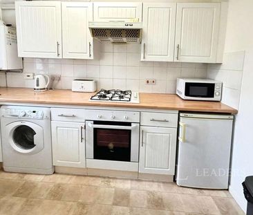 Leatherhead, KT22 - Photo 1