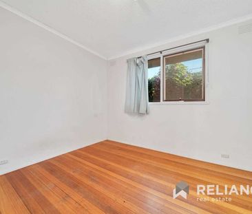 Superb Family Living with Perfect Location - Photo 5