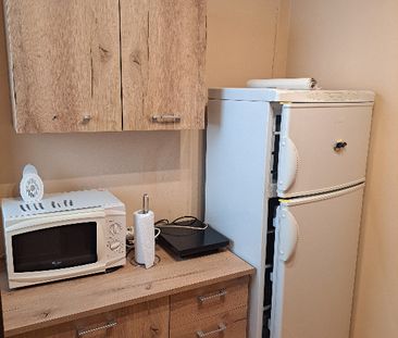 Inchiriez garsoniera, Deva,langa Primarie, etaj 1, pentru BIROU - Photo 2