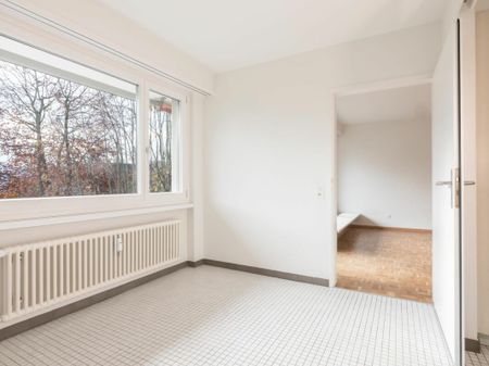 "4,5 Zimmerwohnung mit Gartenschwimmbad" - Photo 3