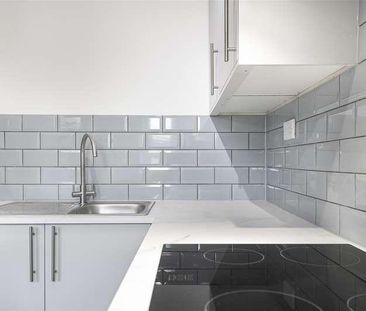 Bader Gardens, Slough, SL1 - Photo 1