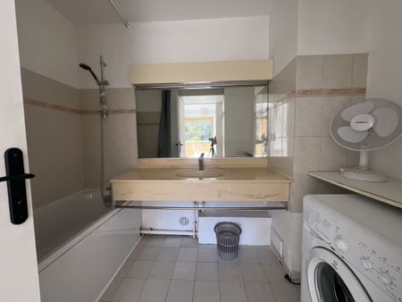 Location Appartement 3 pièces 60m² LE CANNET 06110 - Photo 3