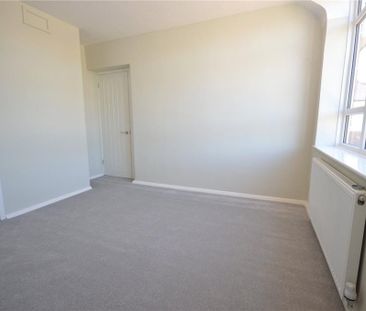 3 bedroom end of terrace house to rent - Photo 2