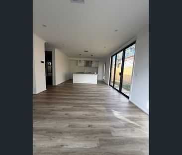 Exclusive Brand New Residence – Prestigious Moorabbin Living at Its... - Photo 4