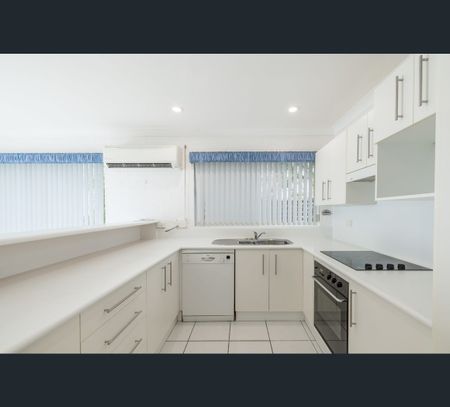 2/14 Wollomi Avenue, Nelson Bay, NSW 2315 - Photo 4