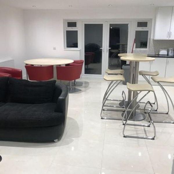 5 bedroom semi-detached house to rent - Photo 1