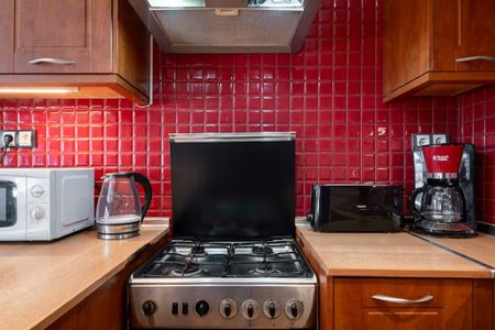 Carrer del Roser, Barcelona, Catalonia 08004 - Photo 3