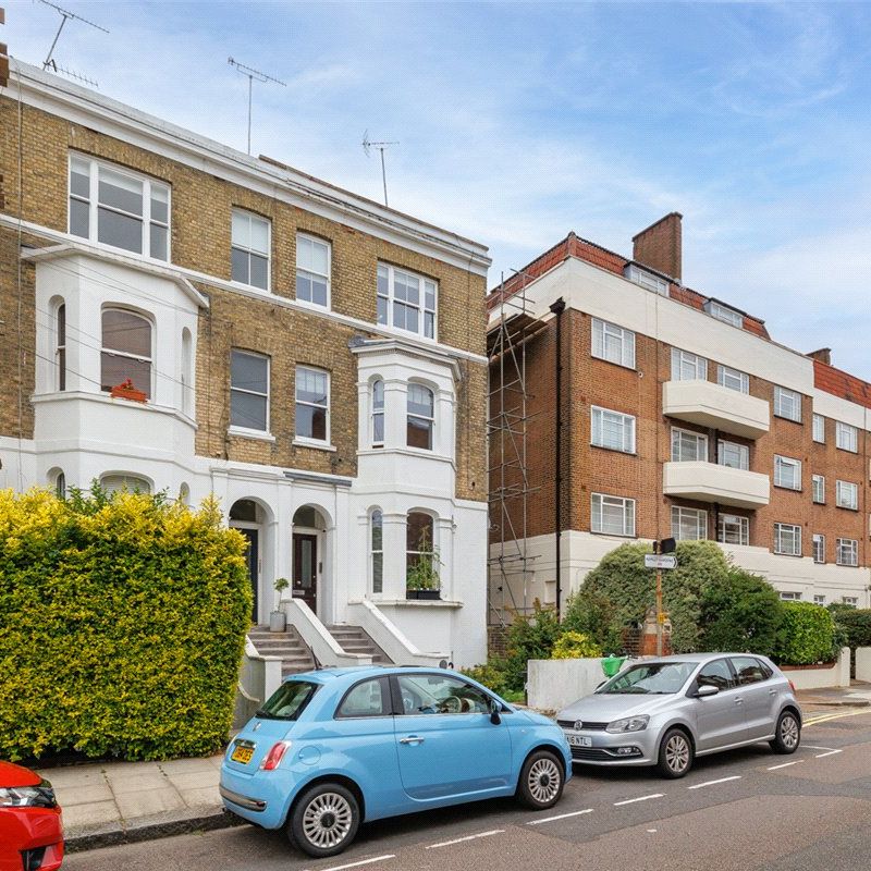 4 sharers can apply! A spacious four double bedroom first and second floor apartment. EPC rating D - Photo 1
