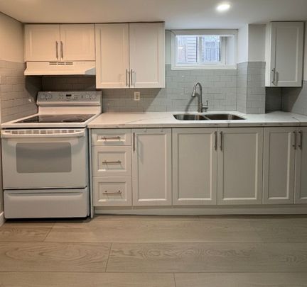 For Lease - 70 Marlin Court Unit# B, Newmarket, Ontario - Photo 1