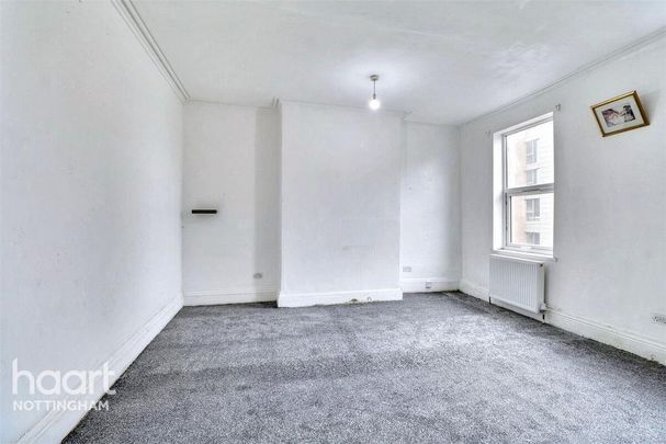 3 bedroom flat to rent - Photo 1