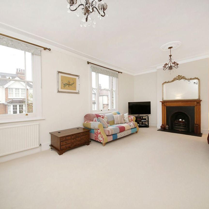 3/4 Bedroom Split Level Maisonette for Rent in Blackheath - Photo 1