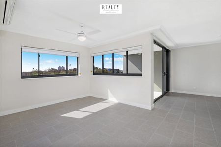 Modern Apartment Offering Comfort, Space & Convenience - Photo 2