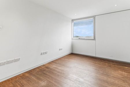 Price £850 pw - Available Now - Unfurnished - Photo 3