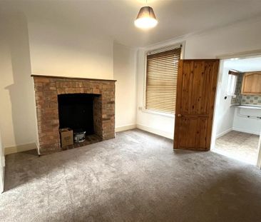 2 bedroom terraced house to rent - Photo 4
