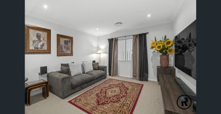 BEAUTIFUL HOME FOR THE WHOLE FAMILY - YARD FOR THE KIDS! - Photo 3